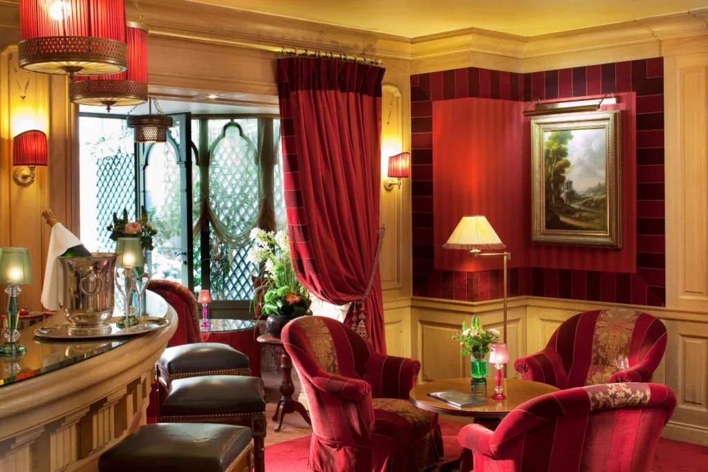 Gallery 35 Chmbiges Elysees bar 2 hotel paris