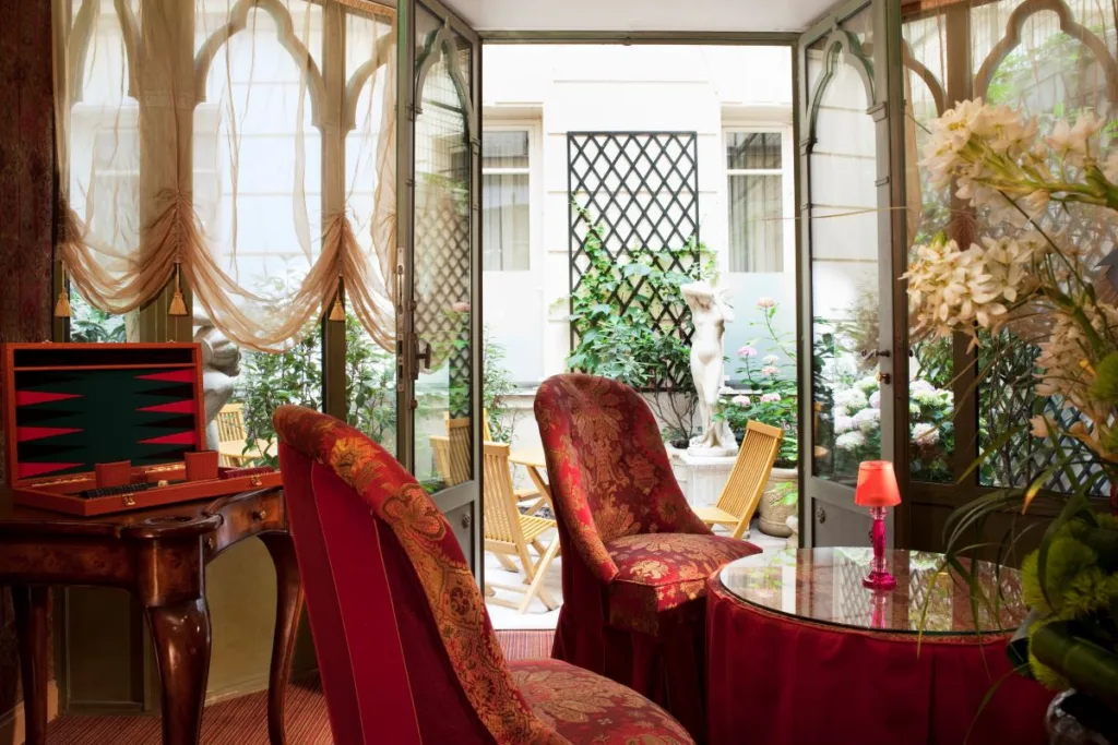 Gallery 34 Chmbiges Elysees bar 3 hotel paris