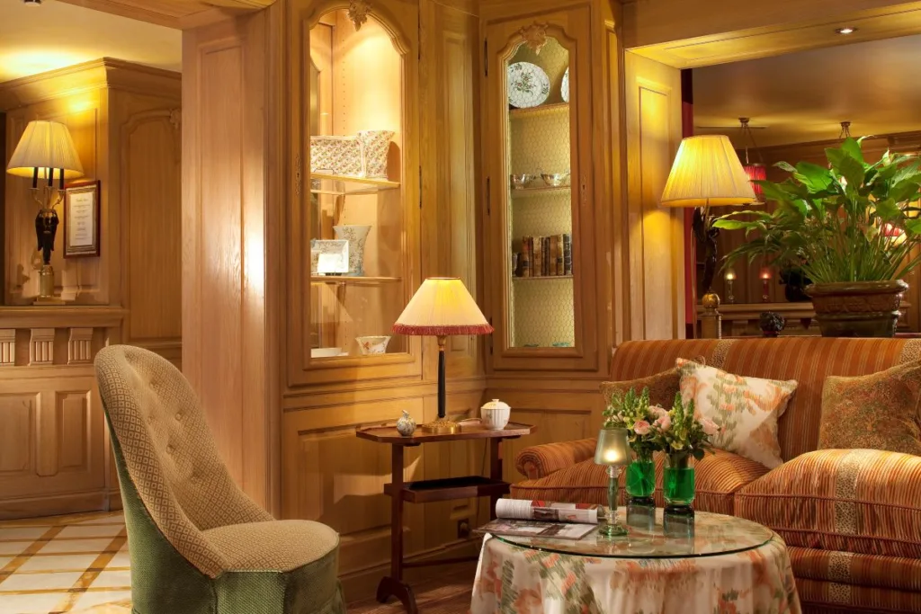 Gallery 28 Chmbiges Elysees lounge hotel paris