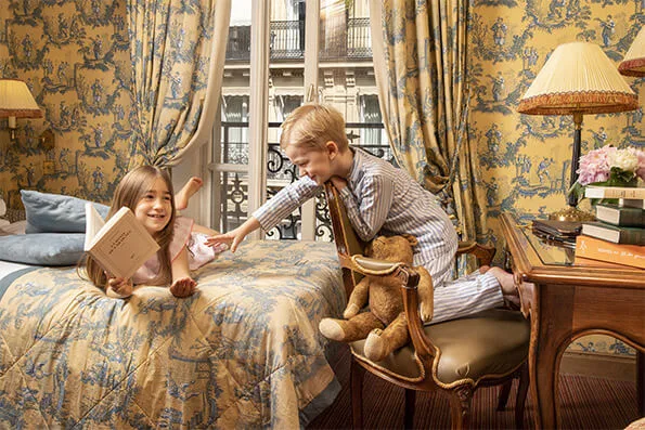 客室 2 Hotel Chambiges Elysees Deluxe room presentation jpg