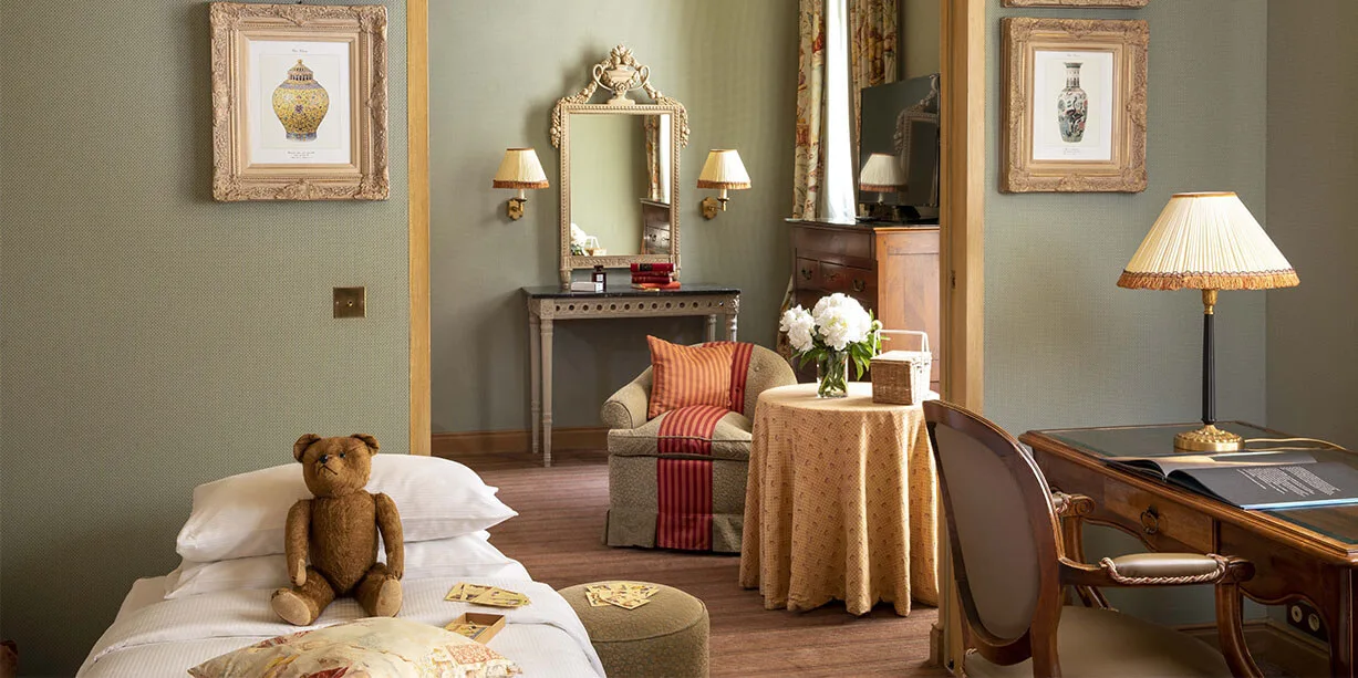 Our Suites 18 Hotel Chambiges Elysees Suite 2 jpg