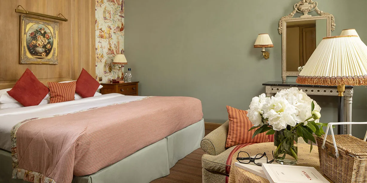 Our Suites 17 Hotel Chambiges Elysees Suite 3 jpg