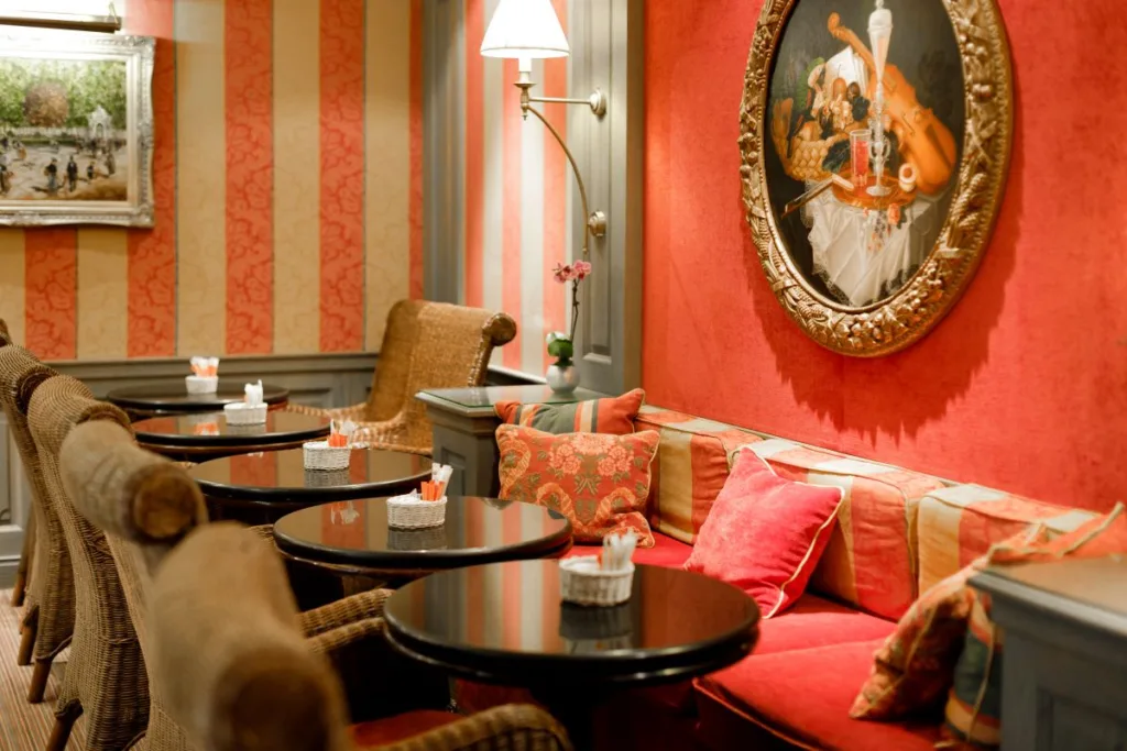 Gallery 37 Hotel Chambiges Elysees breakfast area 1