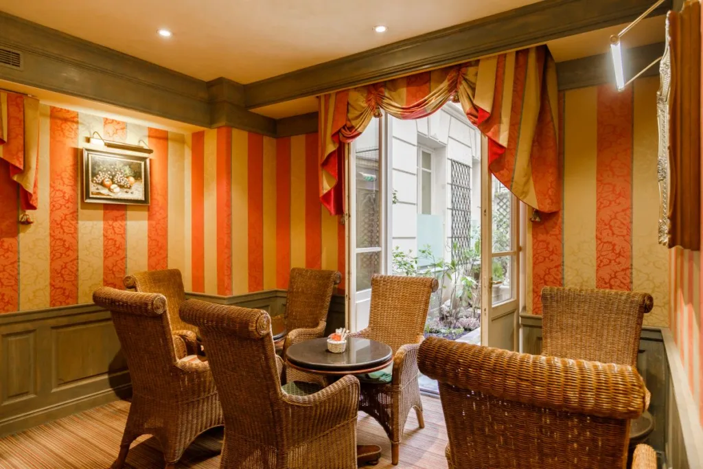 Gallery 38 Hotel Chambiges Elysees breakfast area