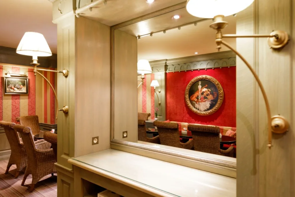 Gallery 40 Hotel Chambiges Elysees breakfast area 6