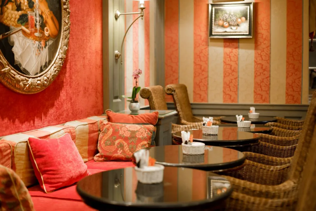 Gallery 39 Hotel Chambiges Elysees breakfast area 7