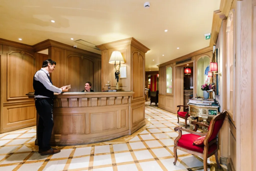 Gallery 7 Hotel Chambiges Elysees reception paris