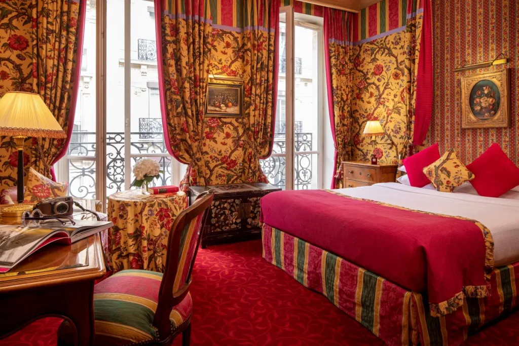 Gallery 21 Standard room Hotel Chambiges elysees paris